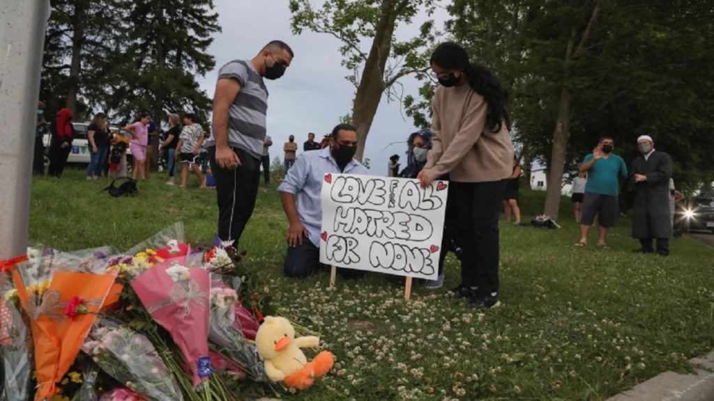 বকেয়া বেতন শতভাগ পরিশোধ না করলে পৌরসভায় অনির্দিষ্টকালের কর্মবিরতির ঘোষণা