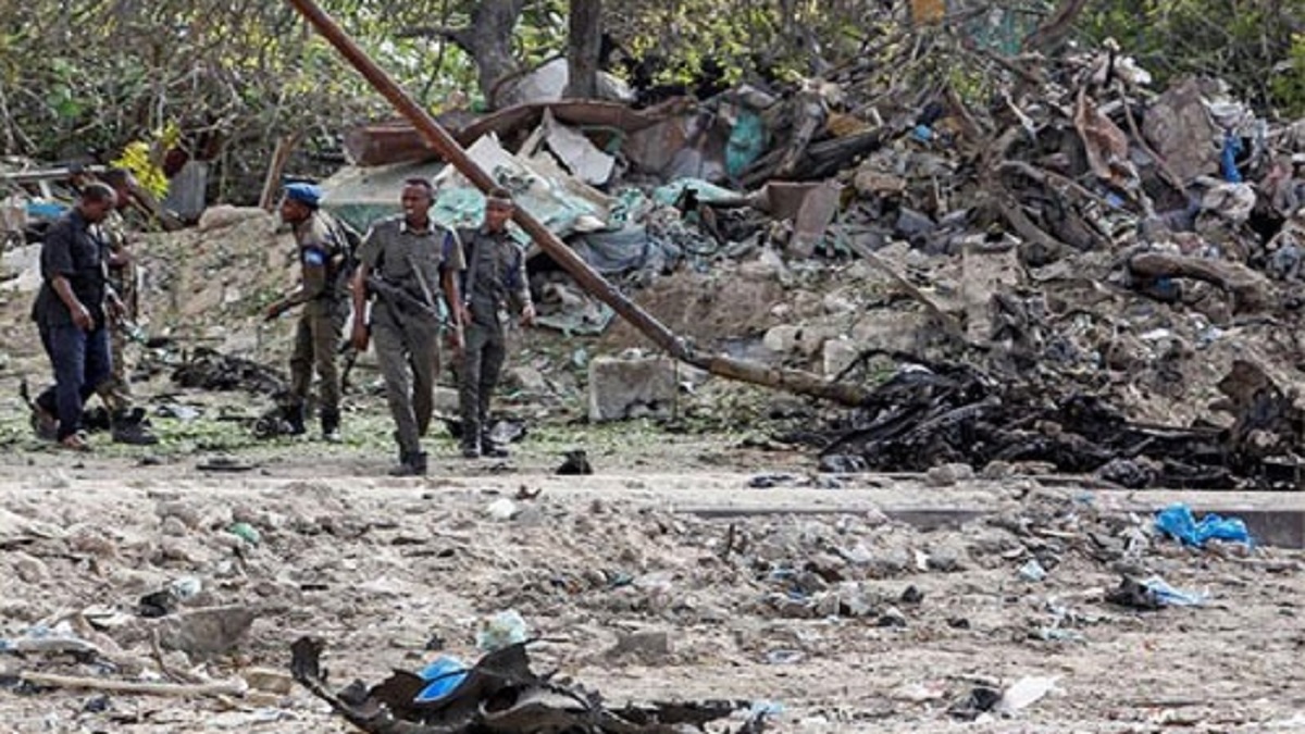 কলম্বিয়ায় সেনাঘাঁটিতে বোমা হামলায় আহত ৩৬