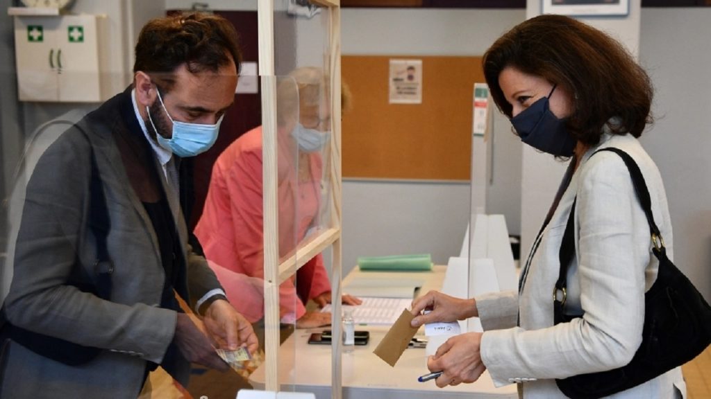 ফ্রান্সের আঞ্চলিক নির্বাচন গড়াচ্ছে দ্বিতীয় দফায়