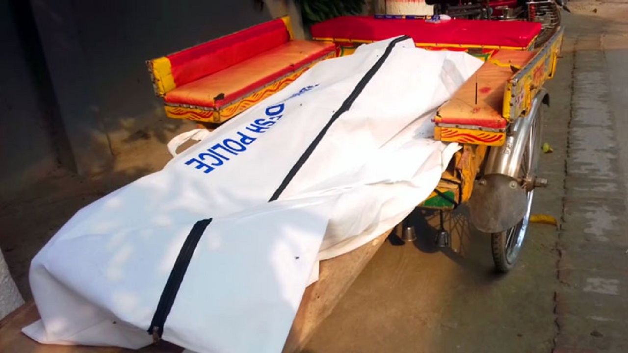 হাতিরঝিলে দুই বাসের রেষারেষিতে প্রাণ গেল তরুণের হাতিরঝিলে দুই বাসের রেষারেষিতে প্রাণ গেল তরুণের