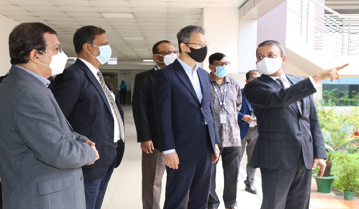 দক্ষিণ কোরিয়া রাষ্ট্রদূতের আইইউবি’র ক্যাম্পাস পরিদর্শন