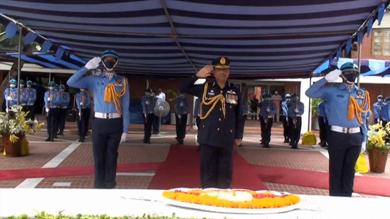 বঙ্গবন্ধুর সমাধিতে নবনিযুক্ত বিমান বাহিনী প্রধানের শ্রদ্ধা