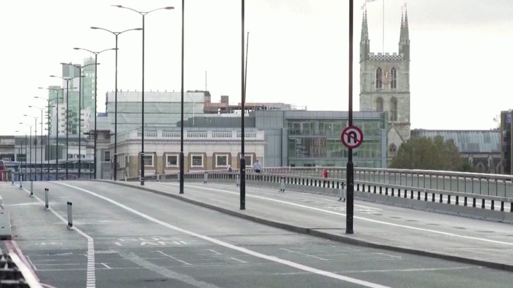 ডেল্টা ভ্যারিয়েন্টের ঝুঁকির কারণে লকডাউন প্রত্যাহারের পরিকল্পনা যুক্তরাজ্যের