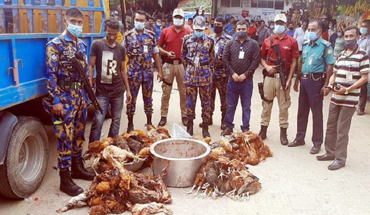 এয়ারপোর্টের পাশের হোটেল থেকে শতাধিক মরা মুরগি জব্দ