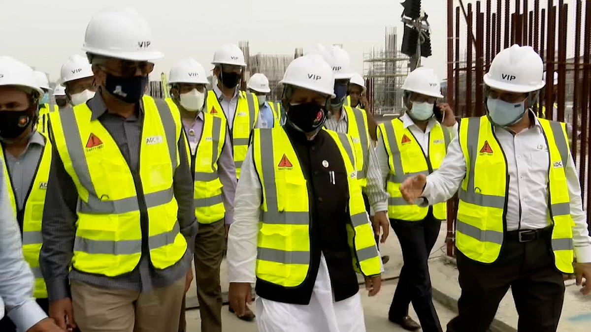 ‘বিদেশিরা বিমানবন্দরে এসেই যেন উন্নয়নের অগ্রযাত্রা আঁচ করতে পারে, সেজন্যই থার্ড টার্মিনাল’