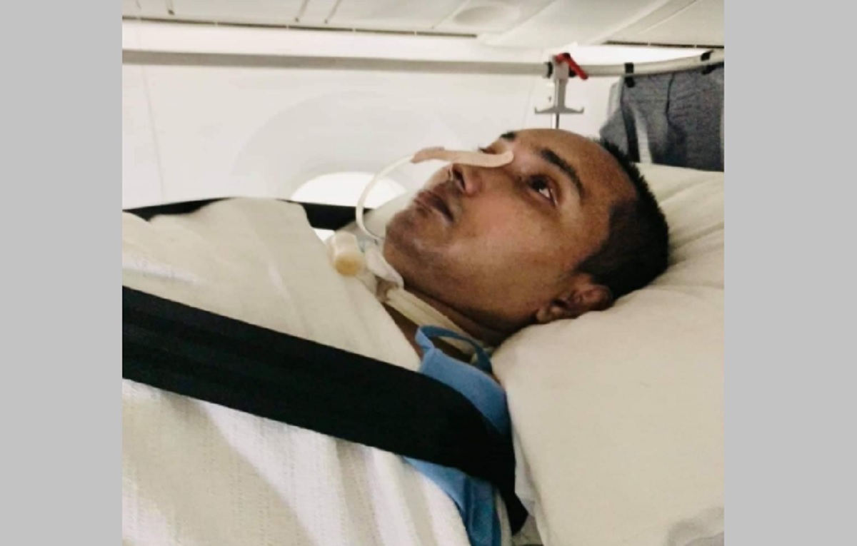 ওমানে বিল্ডিং থেকে পড়ে গিয়ে প্যারালাইজড, রংমিস্ত্রীকে বিশেষ বিমানে আনা হলো ঢাকায়