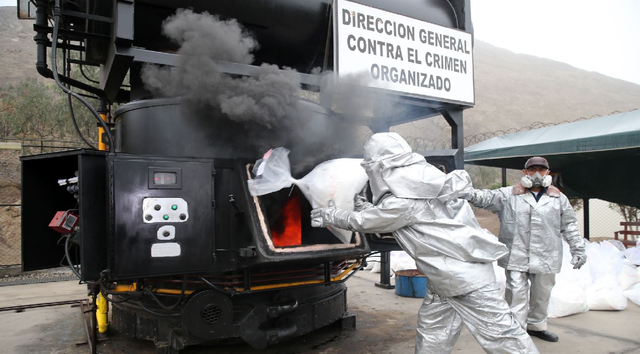 পেরুতে ৩০ টনের বেশি মাদক ধ্বংস