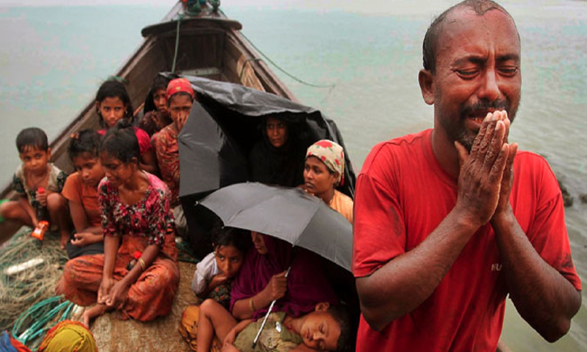 ১১৩ দিন সাগরে ভাসার পর ইন্দোনেশিয়ার উপকূলে ভিড়লো রোহিঙ্গা বোঝাই নৌকা