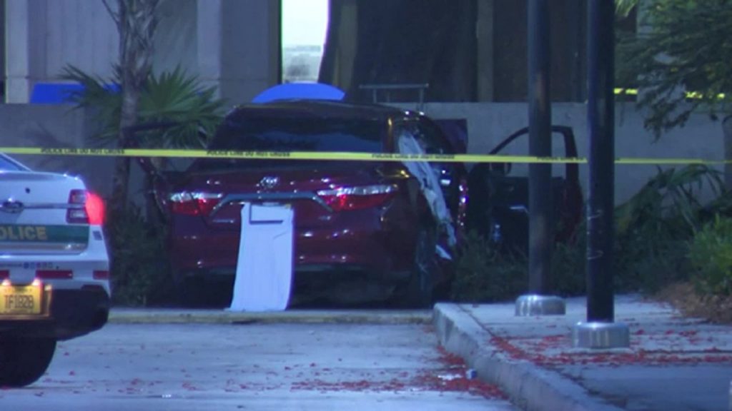 ফ্লোরিডায় বন্দুক হামলায় নিহত ৩, আহত ৫