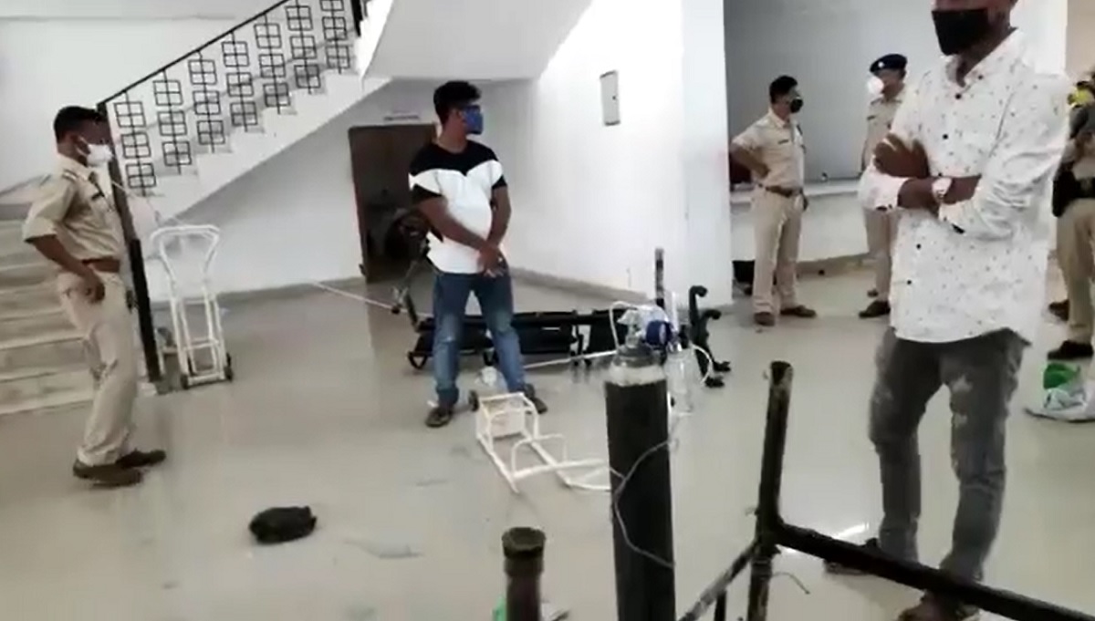 আসামে করোনা রোগীর মৃত্যু হওয়ায় চিকিৎসককে মারধর