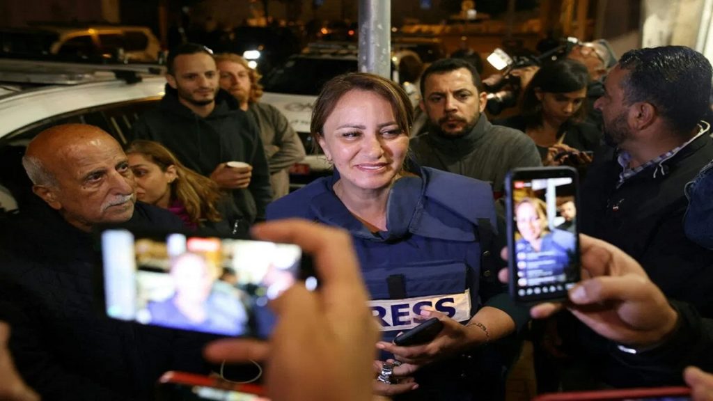 আটকের পর ছেড়ে দেয়া হয়েছে আল জাজিরার সাংবাদিককে