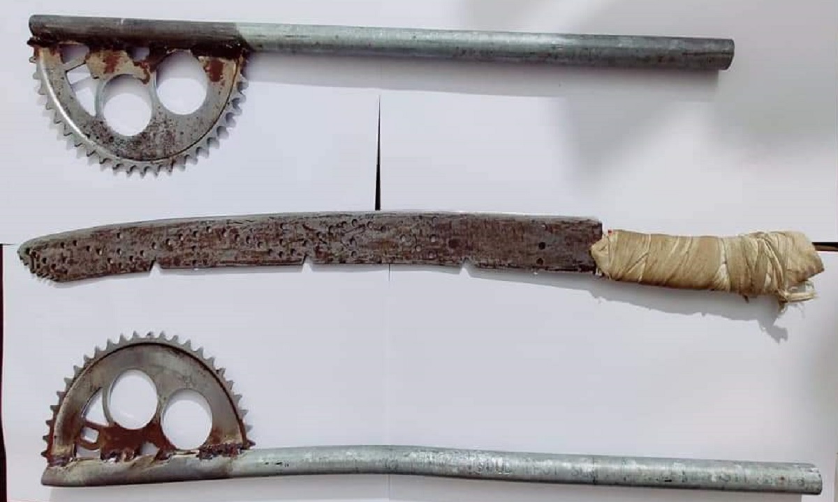 গাজীপুরে দেশীয় অস্ত্রসহ কিশোর গ্যাং এর পাঁচ সদস্য গ্রেফতার