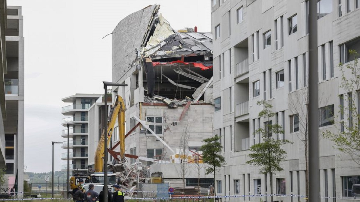 বেলজিয়ামে নির্মাণাধীন স্কুল ধসে ৫ শ্রমিক নিহত