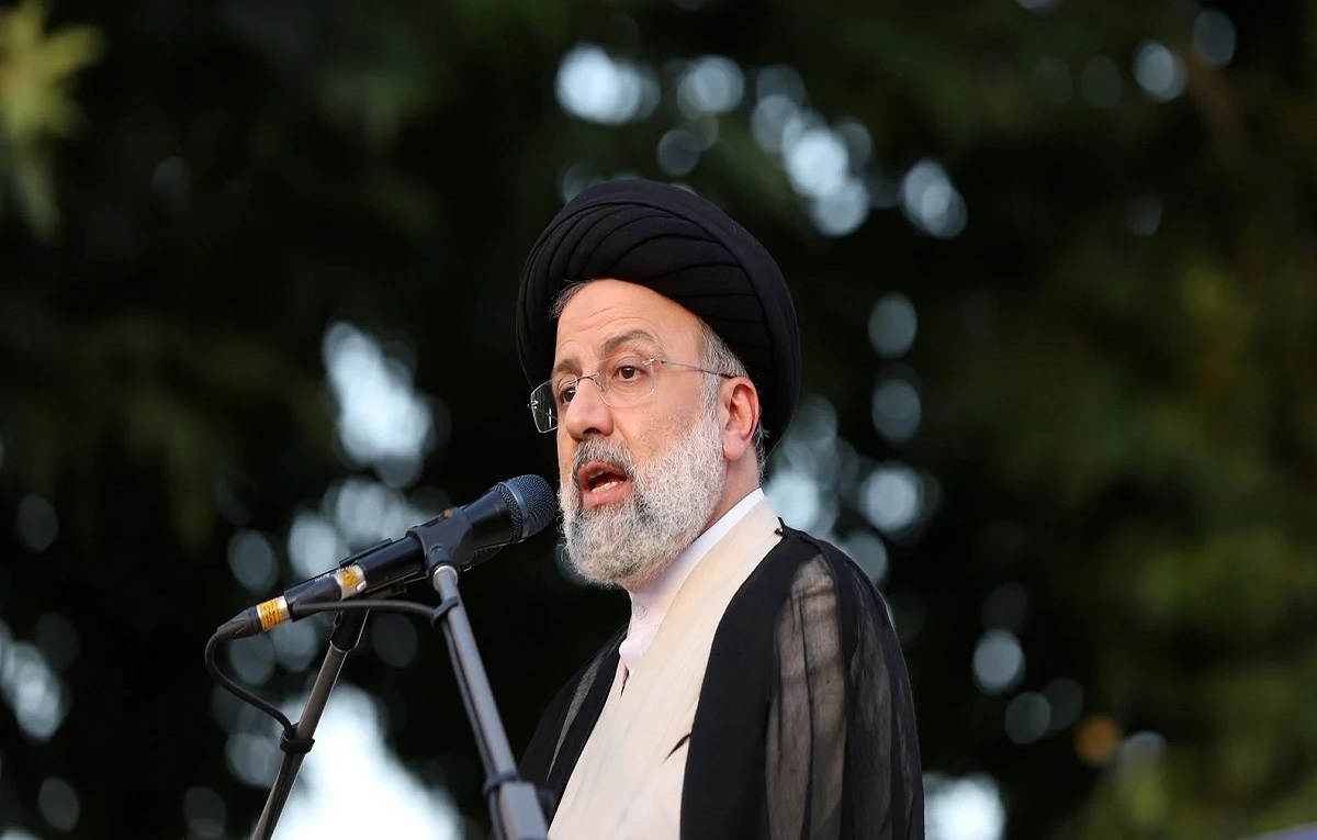 ইরানের ওপর থেকে নিষেধাজ্ঞা প্রত্যাহারে বাধ্য যুক্তরাষ্ট্র: রইসি