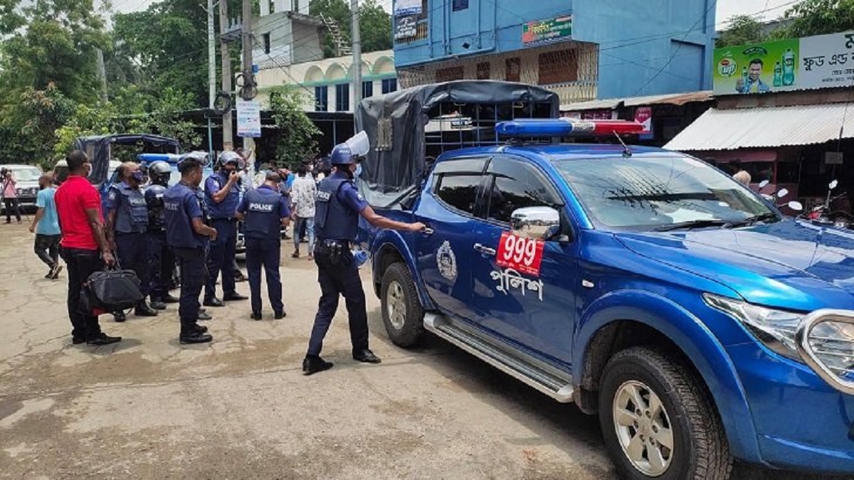 কুষ্টিয়ায় নারী-শিশুসহ ৩ জনকে প্রকাশ্যে গুলি করে হত্যা