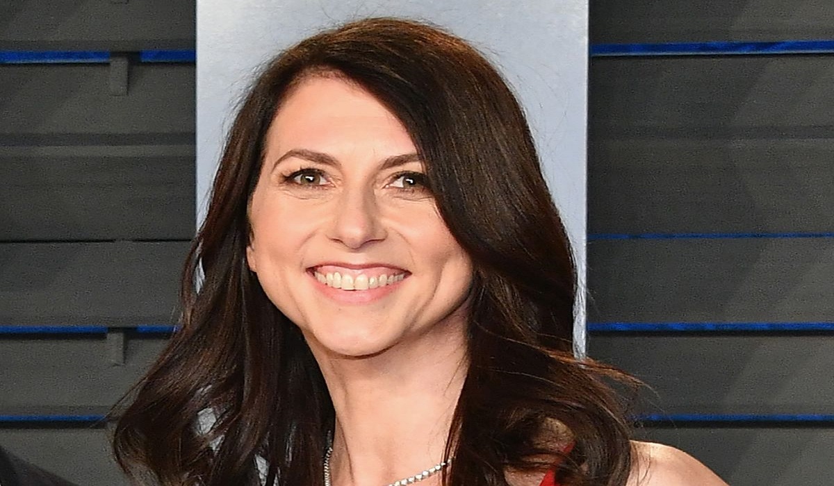 ২৭০ কোটি ডলার অনুদান দিলেন ম্যাকেঞ্জি স্কট