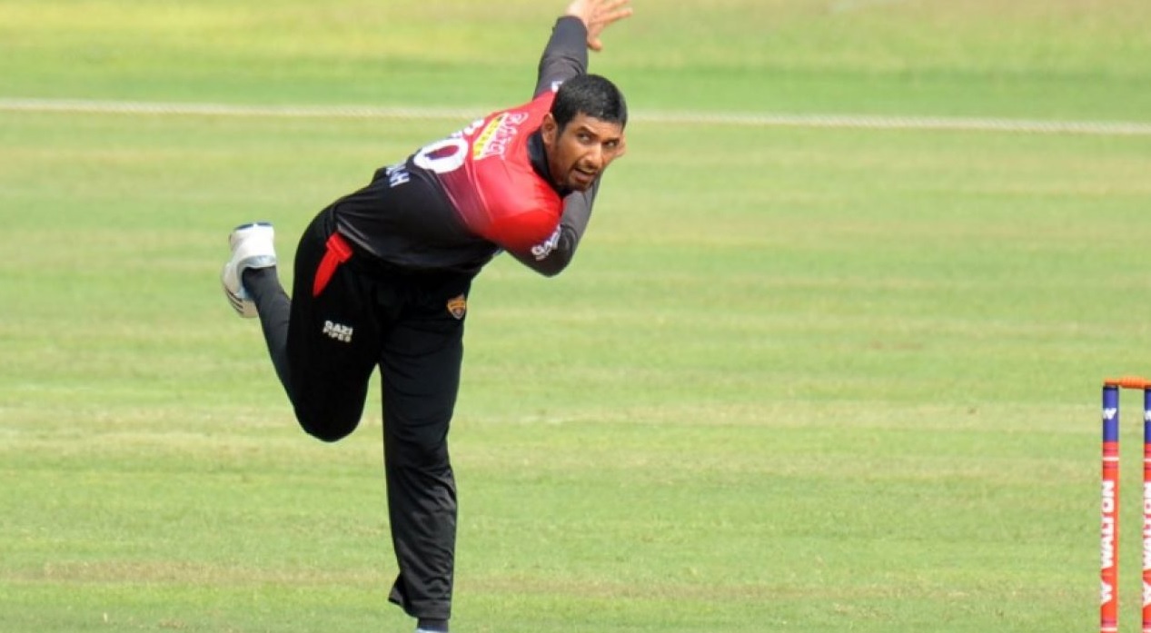 আবাহনীর ম্যাচে আবার বিতর্ক, এবার মেজাজ হারালেন মাহমুদউল্লাহ