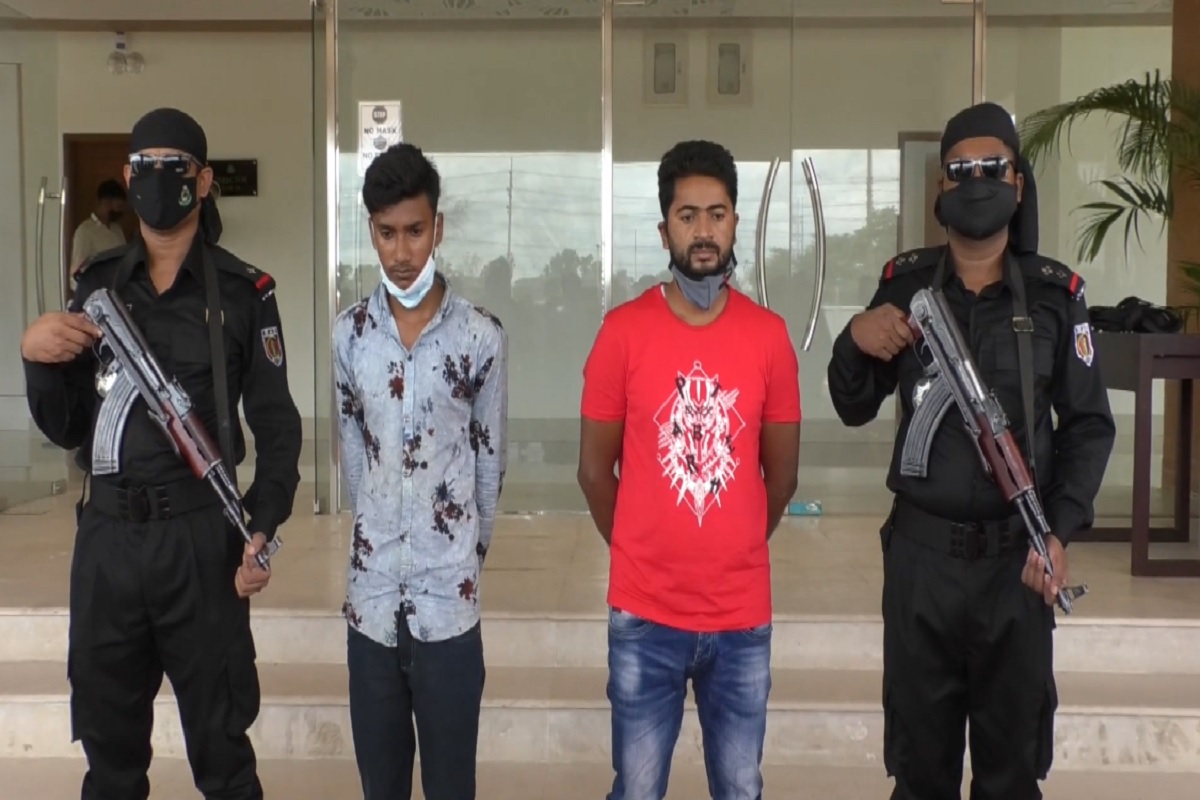 ময়মনসিংহে র্যাবের হাতে গ্রেফতার নারী পাচার চক্রের দুই সদস্য