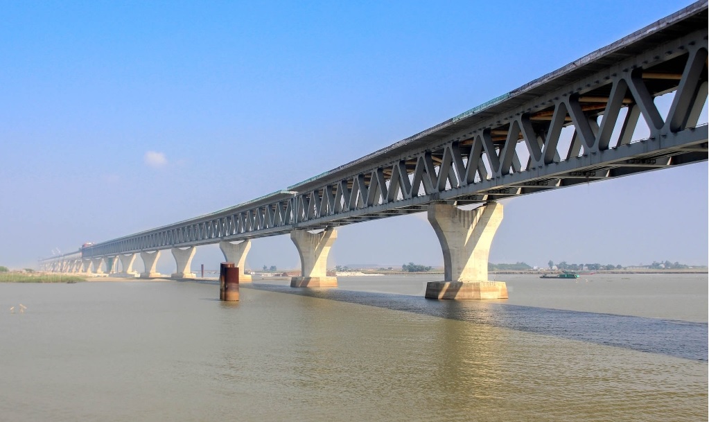 চলছে পদ্মা সেতুর শেষ দিকের কাজ