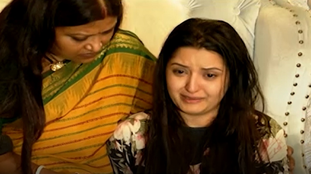 ব্যবসায়ীর বিরুদ্ধে ধর্ষণ ও হত্যাচেষ্টার অভিযোগে মামলা করলেন পরীমণি