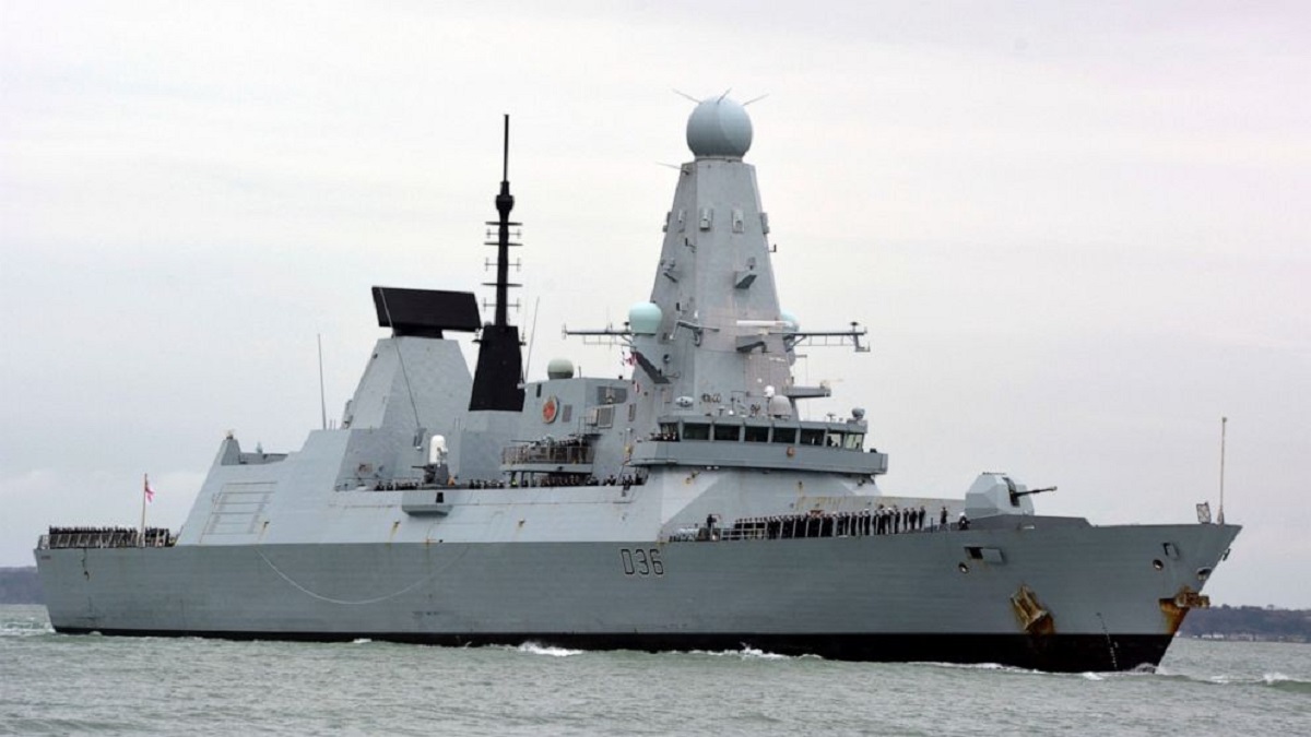 ব্রিটিশ যুদ্ধজাহাজকে লক্ষ্য করে গুলি ছুড়েছে রাশিয়া