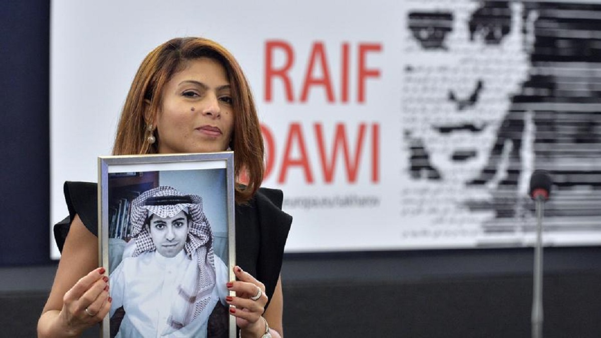 ৯ বছর কারাবন্দি সৌদি ব্লগার রাইফ