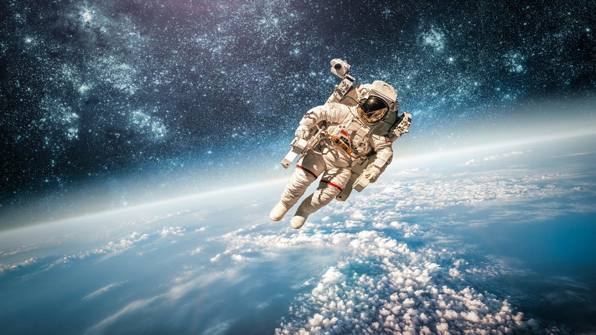 ১০ মিনিট মহাকাশে ঘুরতে ২৮ মিলিয়ন ডলারের টিকিট!