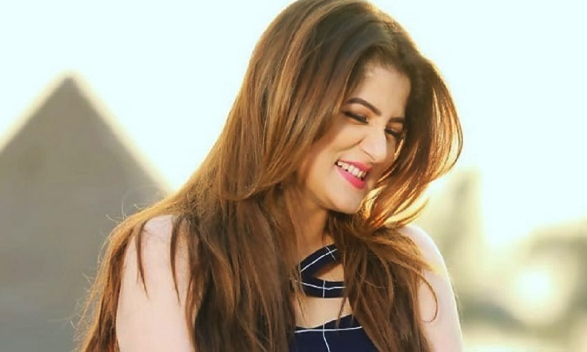 নতুন প্রেমে মজেছেন নায়িকা শ্রাবন্তী!