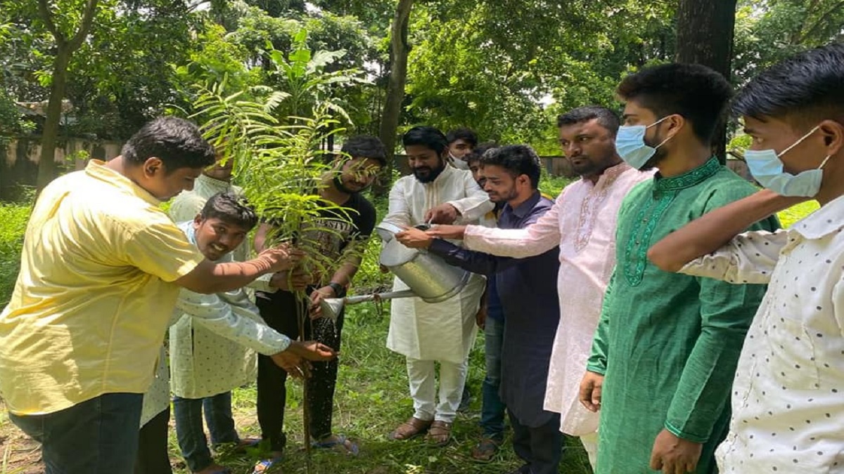 চট্টগ্রামে মাসব্যাপী বৃক্ষরোপন কর্মসূচি পালন করছে যুবলীগ
