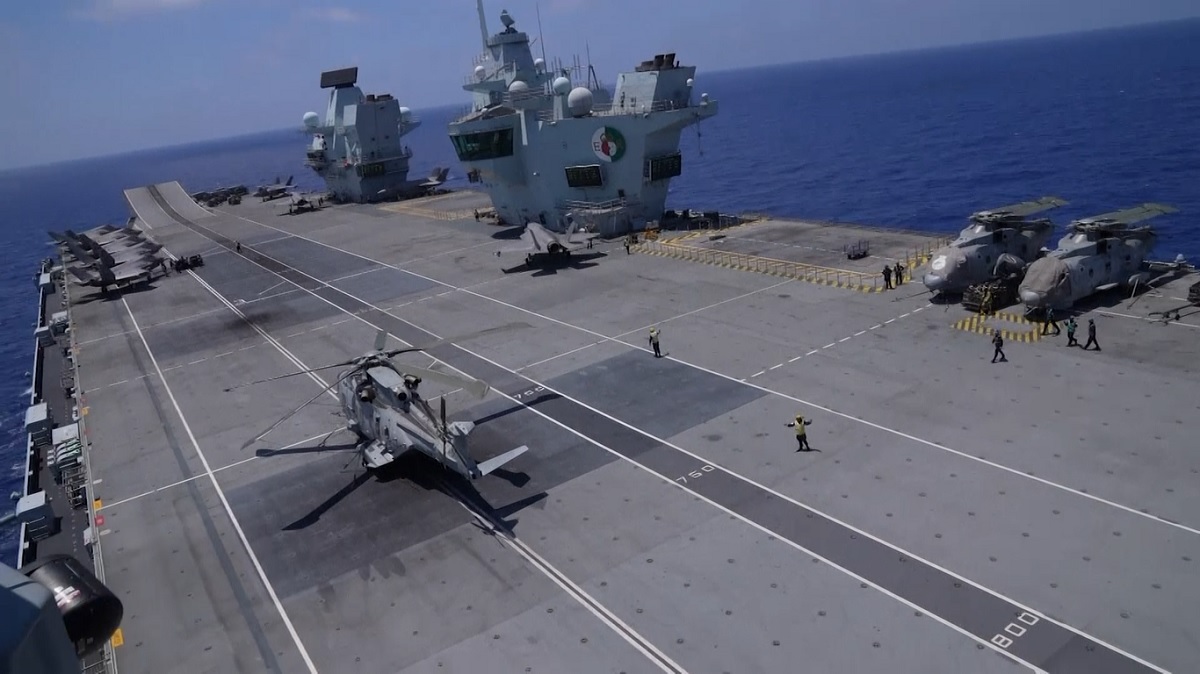 আইএসবিরোধী অভিযানে অংশ নিচ্ছে যুক্তরাজ্যের নতুন বিমানবাহী রণতরী