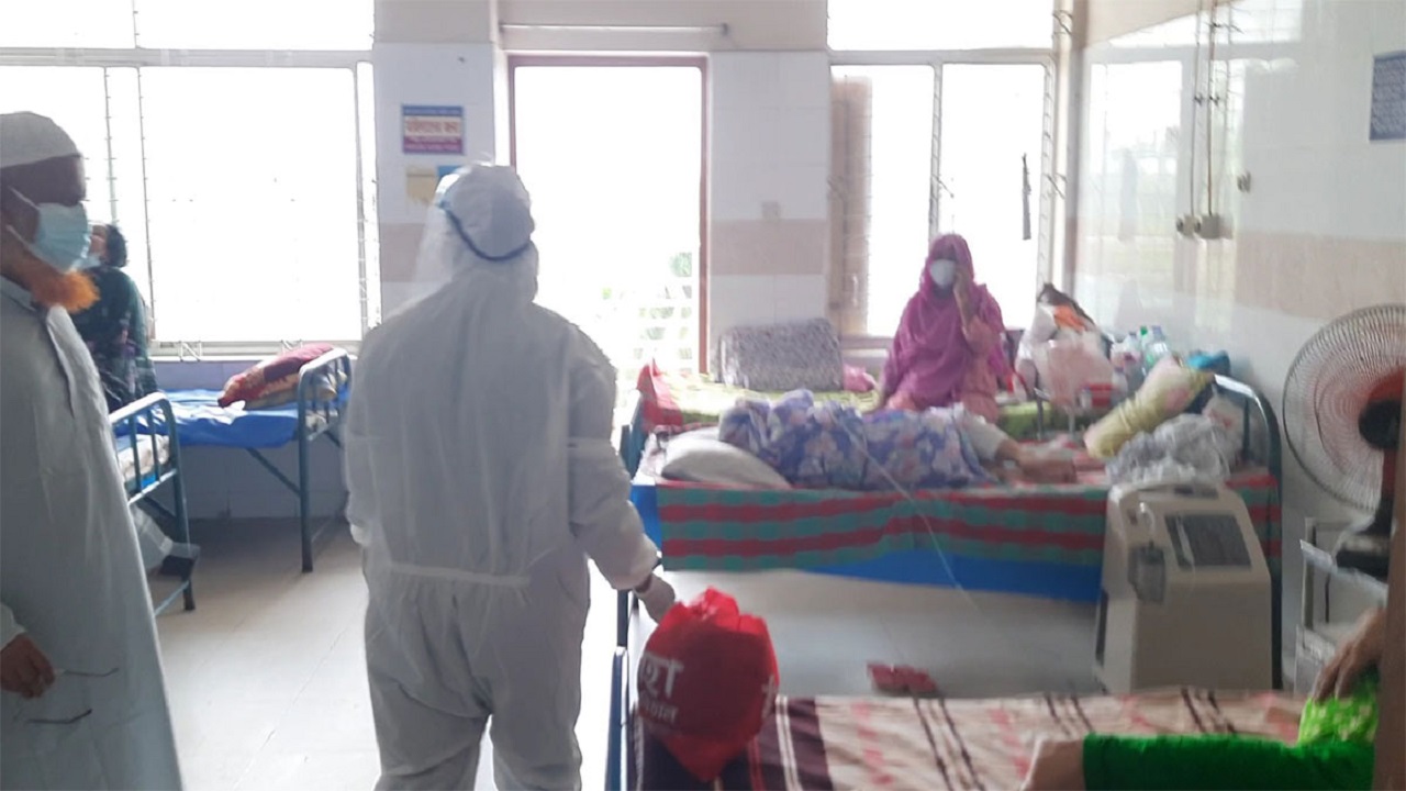 করোনা ও উপসর্গ নিয়ে আরও ১২৭ জনের মৃত্যু করোনা ও উপসর্গ নিয়ে আরও ১২৭ জনের মৃত্যু