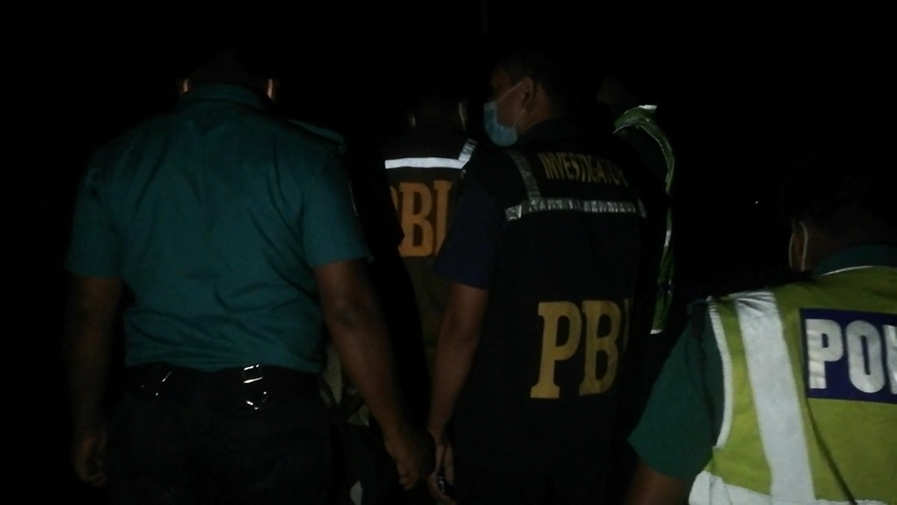 গাজীপুরে বিল থেকে ভাসমান জোড়া মরদেহ উদ্ধার গাজীপুরে বিল থেকে ভাসমান জোড়া মরদেহ উদ্ধার