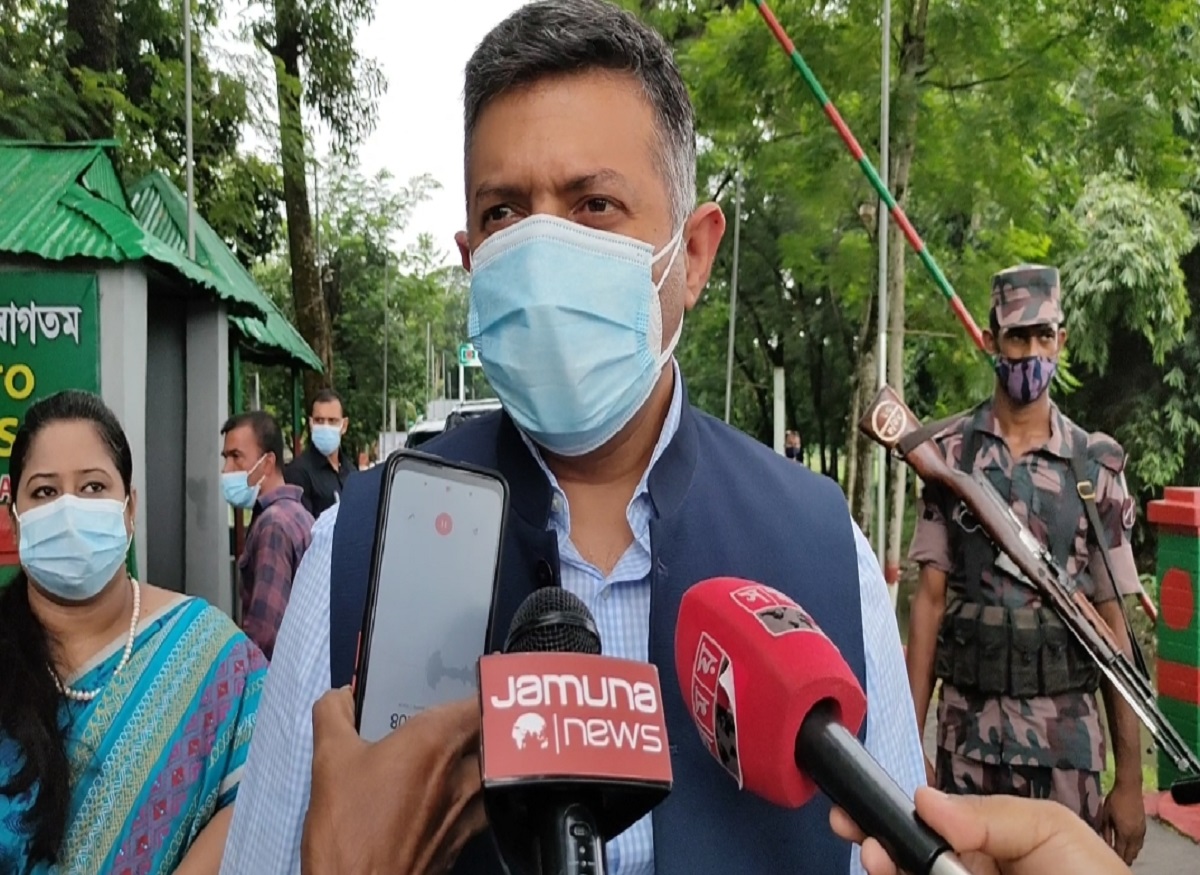 চুক্তি অনুযায়ী শীঘ্রই ভারতের টিকা বাংলাদেশকে সরবরাহ করা হবে: বিক্রম দোরাই স্বামী