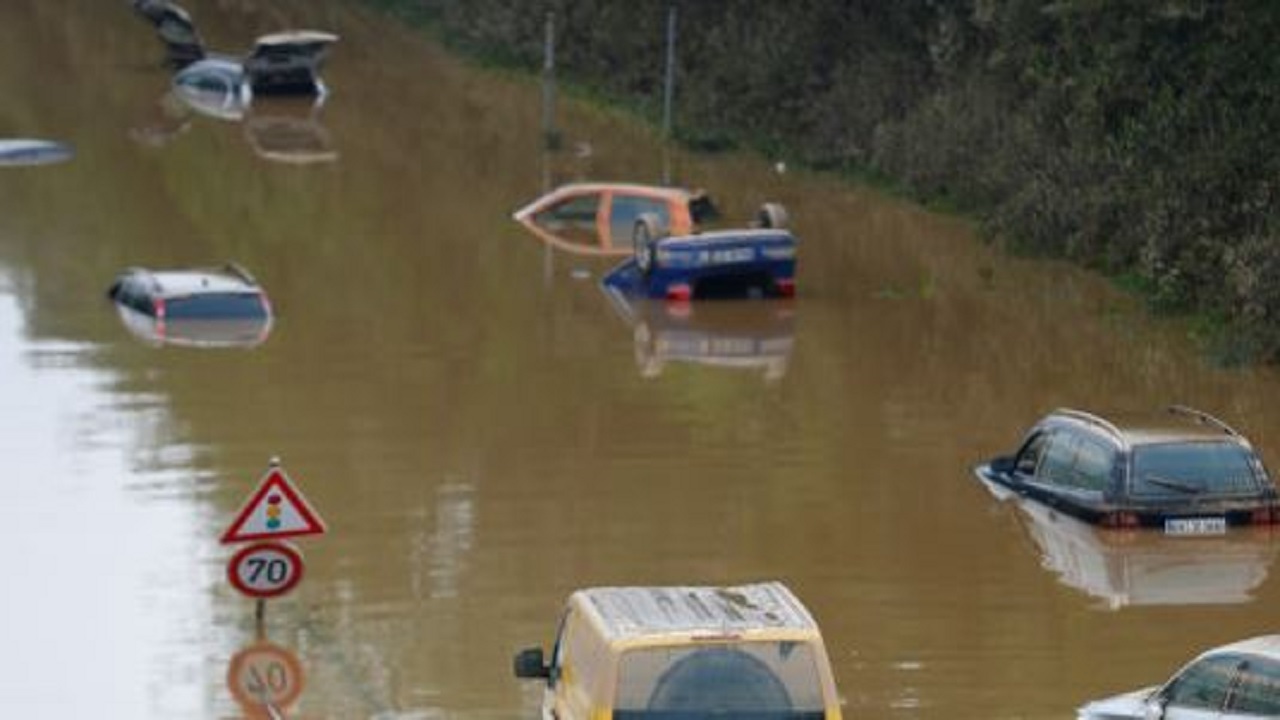 মহারাষ্ট্রে বন্যায় নিহতের সংখ্যা বেড়ে দাঁড়ালো ১৯২ জনে মহারাষ্ট্রে বন্যায় নিহতের সংখ্যা বেড়ে দাঁড়ালো ১৯২ জনে