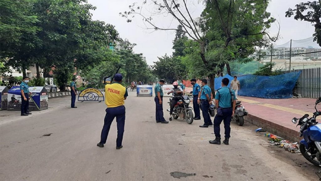 রাজধানীতে কঠোর লকডাউন অমান্য করায় আটক ২৪৯, মামলা ২২২টি