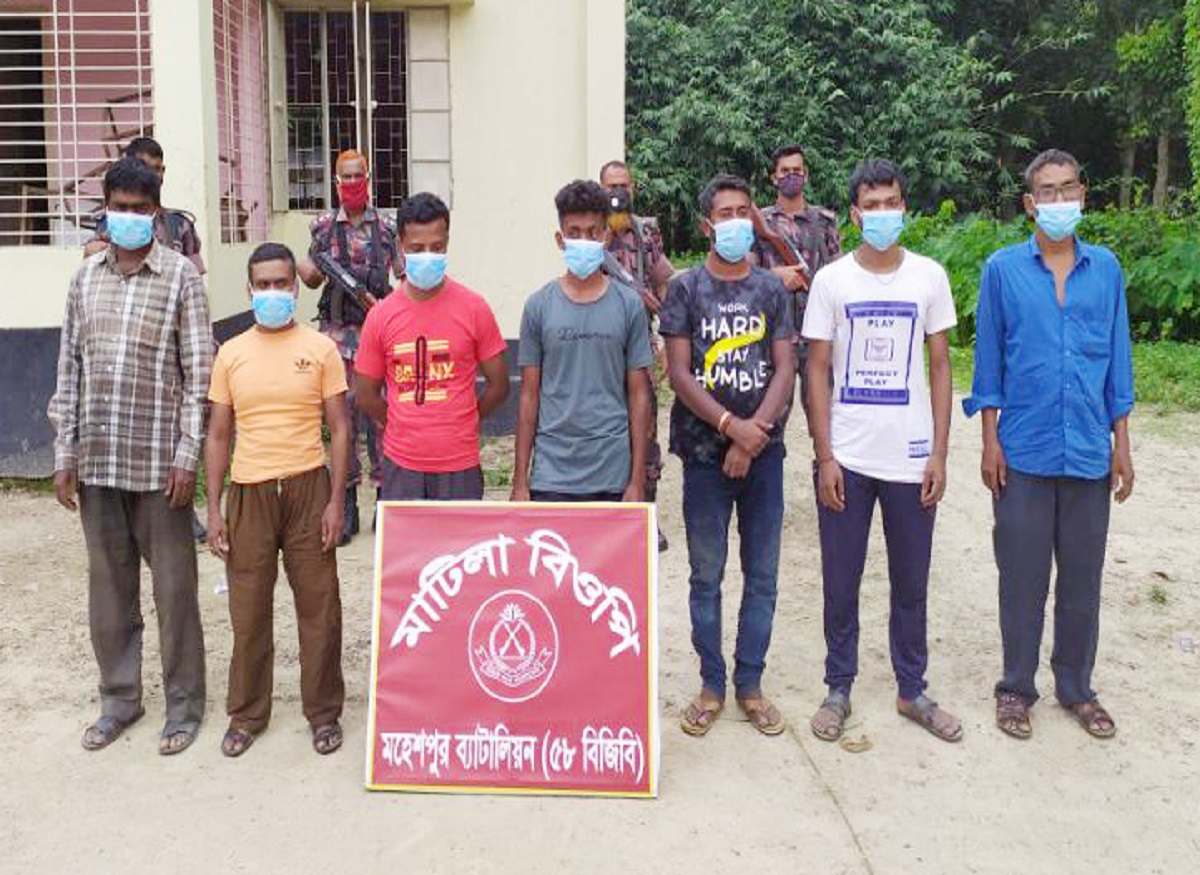 ঝিনাইদহ সীমান্তে অবৈধ অনুপ্রবেশের দায়ে ৭ জন আটক