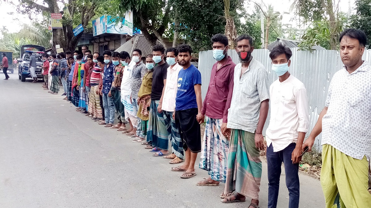 প্রতিপক্ষের ভয়ে বাড়িতে ঈদ করতে পারছে না ২০টি পরিবার, প্রশাসনের হস্তক্ষেপ কামনা