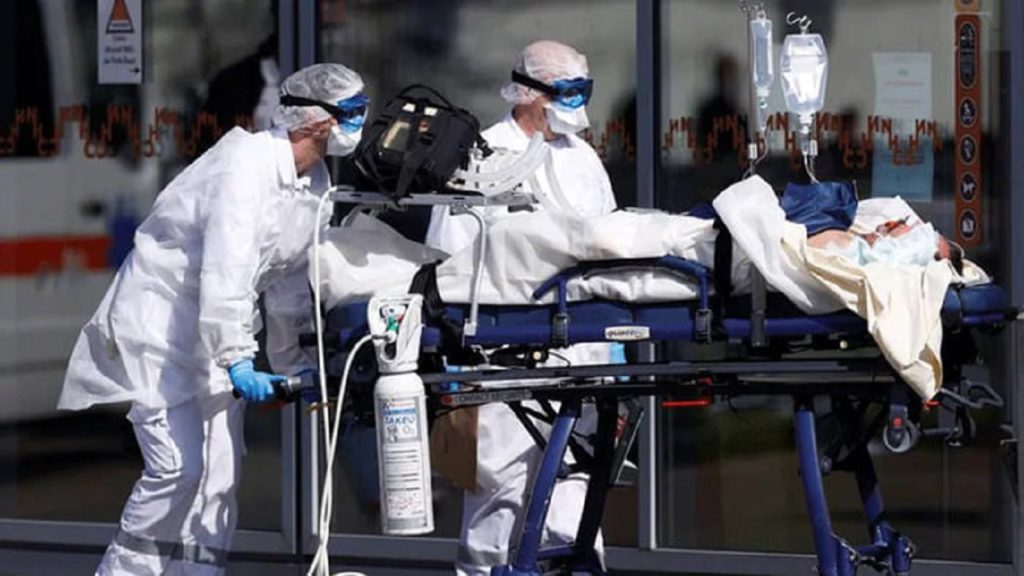 বিশ্বে করোনায় একদিনে আরও ৮ হাজার মানুষের মৃত্যু