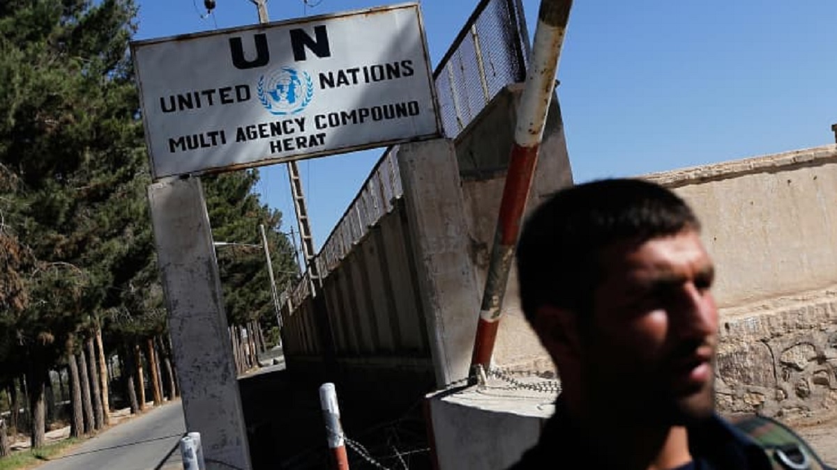 আফগানিস্তানে সরকার বিরোধী তুমুল লড়াইয়ে ক্ষতিগ্রস্ত জাতিসংঘ ভবন