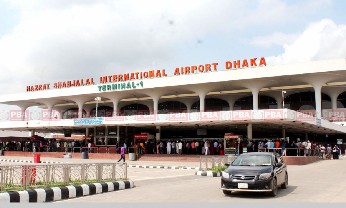 শাহজালাল আন্তর্জাতিক বিমানবন্দরে ১৪ কেজি তরল স্বর্ণসহ আটক ৩