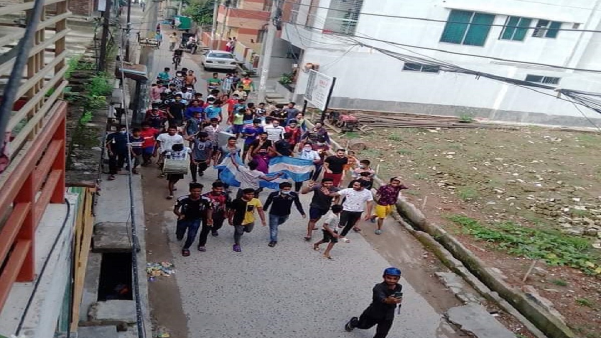 আর্জেন্টিনা সমর্থকদের বিজয় মিছিলে পুলিশের বাধা