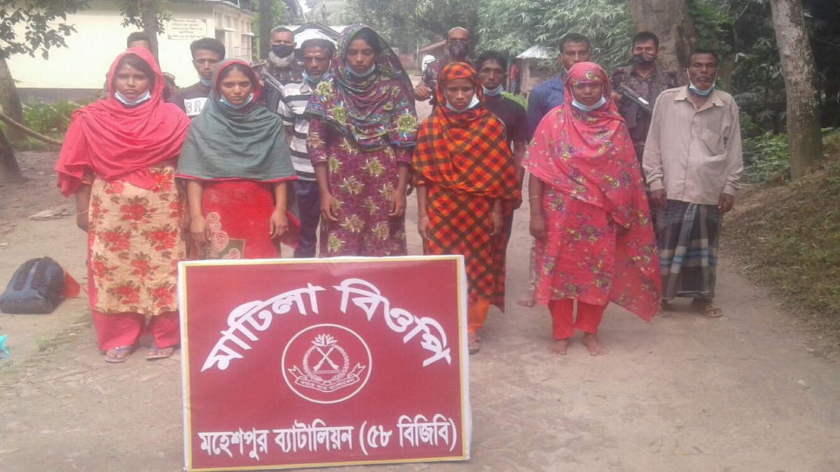 অবৈধভাবে ভারতে প্রবেশের চেষ্টা, ১০ জন আটক