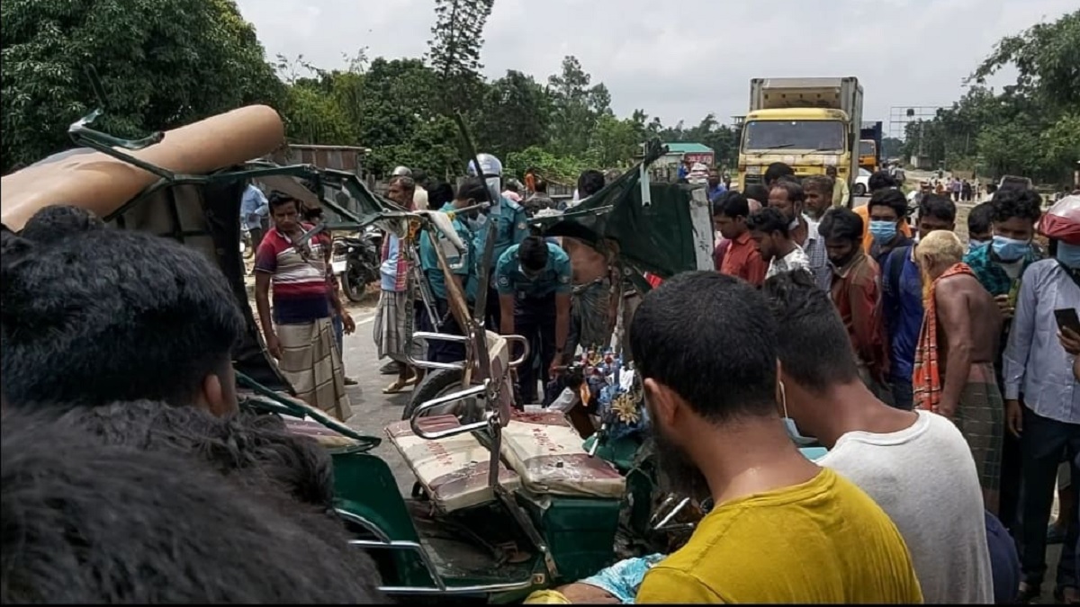 রংপুরে পিকআপের সাথে মুখোমুখি সংঘর্ষ, অটোরিকশার চালক নিহত