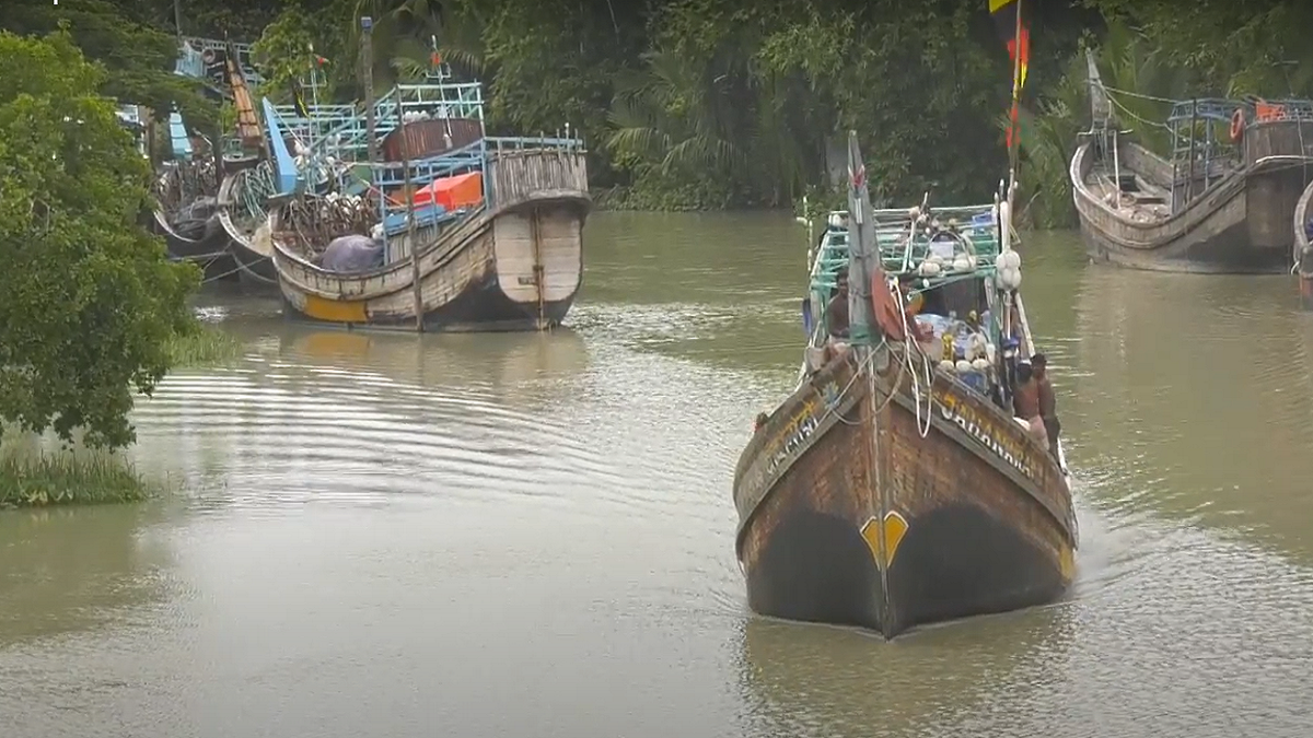 আজ থেকে সমুদ্রে ইলিশ ধরতে যাচ্ছেন জেলেরা