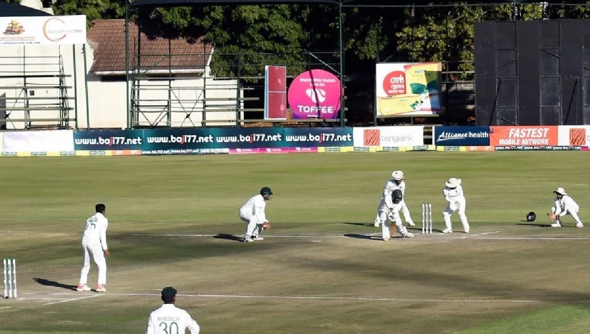 সাকিব মিরাজের ঘূর্ণিতে ভালো অবস্থানে বাংলাদেশ