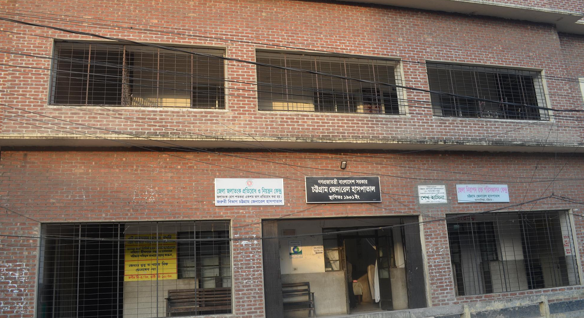 ছেলেকে বাঁচাতে আইসিইউ ছেড়ে জীবন উৎসর্গ করলেন মা