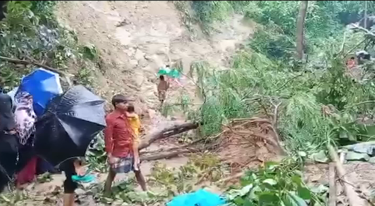 কক্সবাজারে পাহাড় ধসে আরও ৯ জনের মৃত্যু