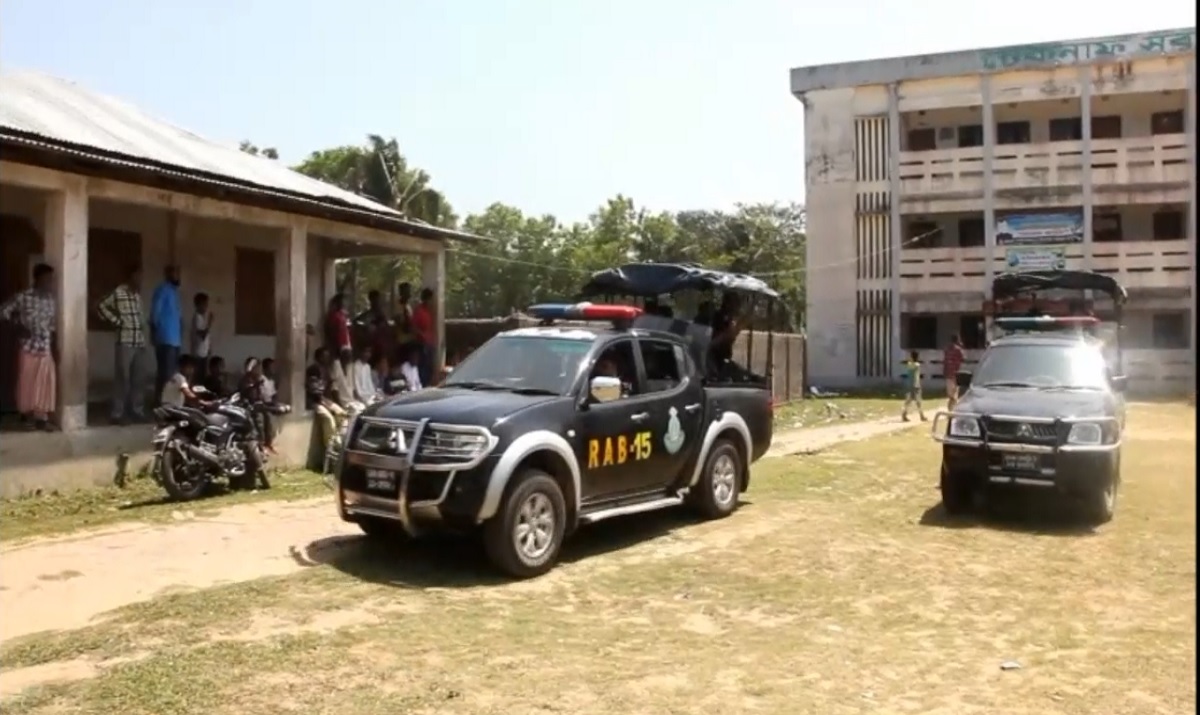 কক্সবাজারের র্যাবের সাথে বন্দুকযুদ্ধে রোহিঙ্গা ডাকাত নিহত, অস্ত্র উদ্ধার