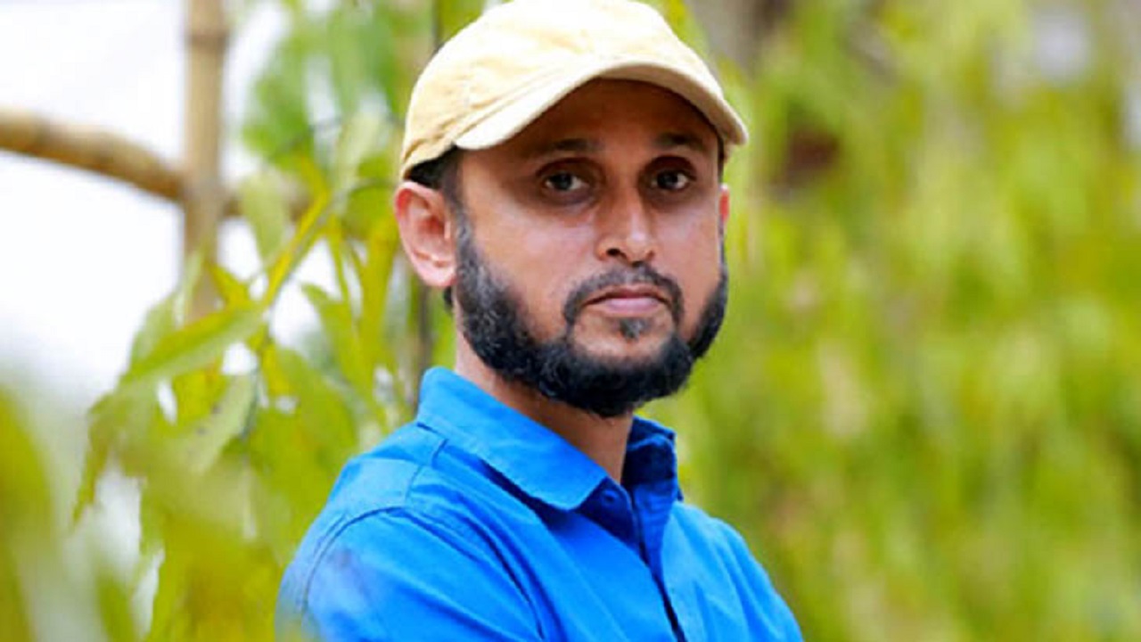 গীতিকবি রূপে দেখা দিলেন নির্মাতা ফারুকী (ভিডিও) গীতিকবি রূপে দেখা দিলেন নির্মাতা ফারুকী