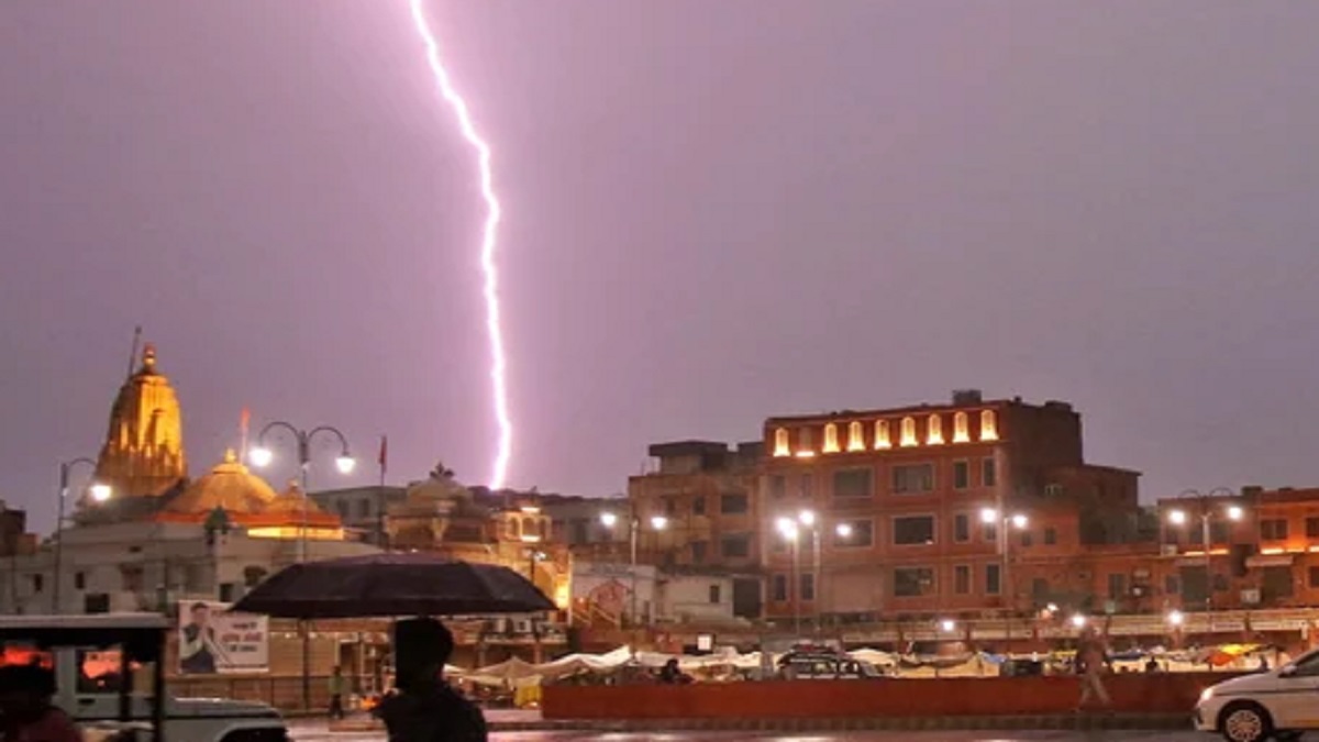 ভারতে বজ্রপাতে ৬৮ জন নিহত